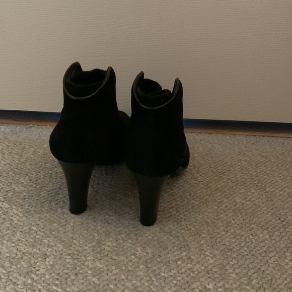 Aquatalia Black Suede Ankle Booties- great condition - Picture 3 of 4